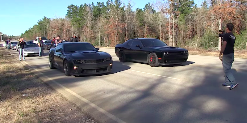 Hellcat vs Camaro ZL1 - Dig Racing