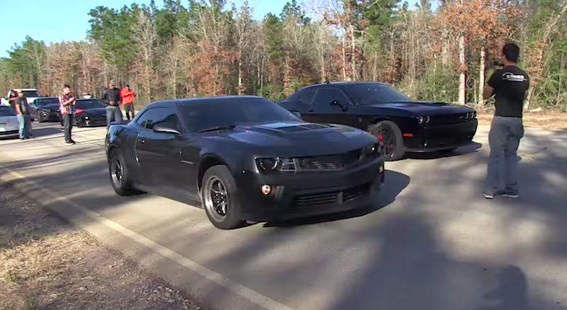 Hellcat vs Camaro ZL1 - Dig Racing