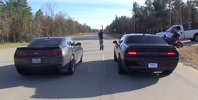 Hellcat vs Camaro ZL1 - Dig Racing