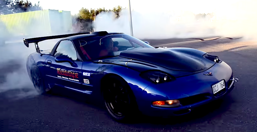 Swedish Corvette slaughters tires, sideways 